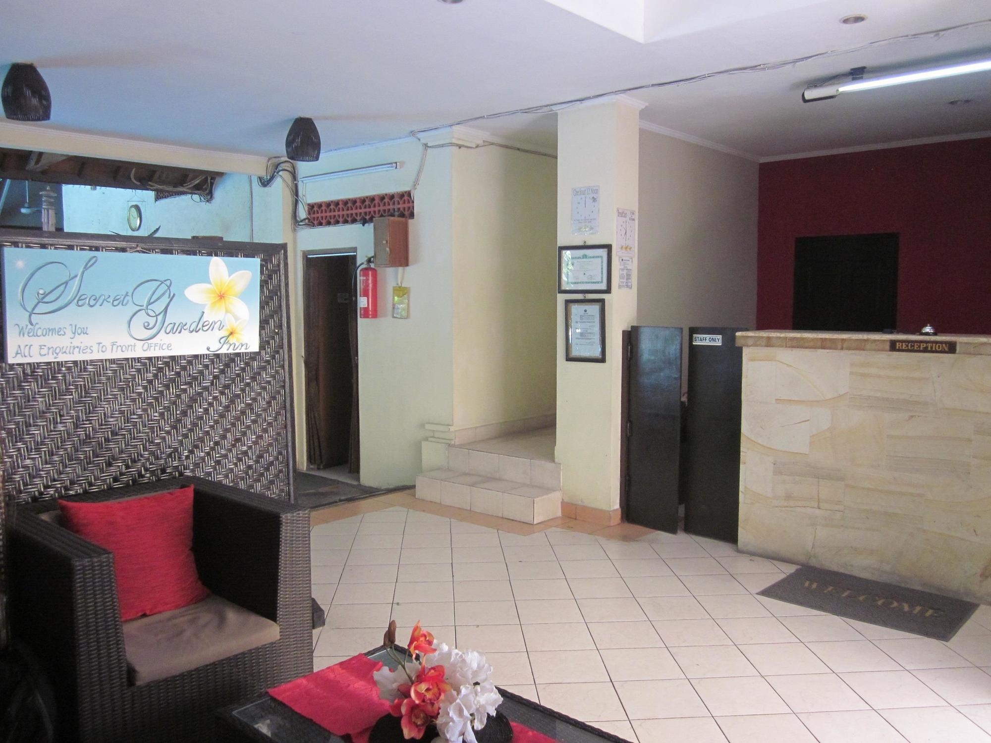 Secret Garden Inn Кута Экстерьер фото