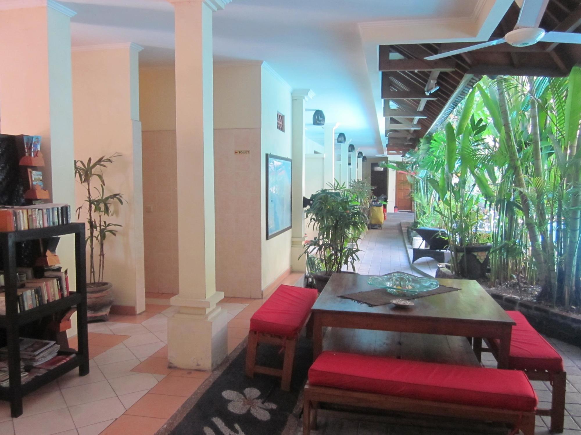 Secret Garden Inn Кута Экстерьер фото
