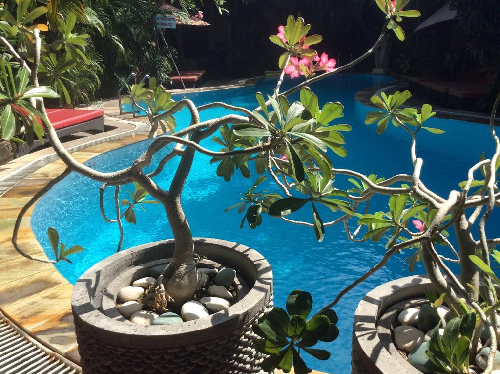 Secret Garden Inn Кута Экстерьер фото