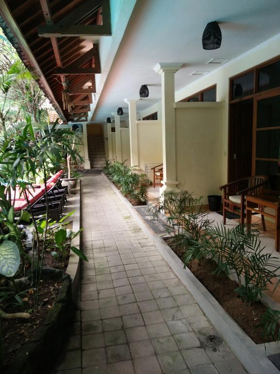 Secret Garden Inn Кута Экстерьер фото