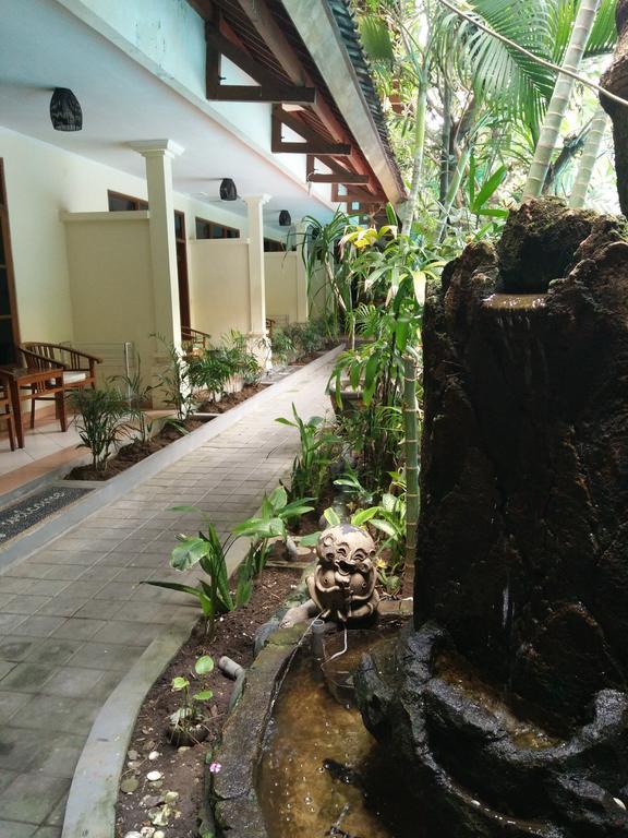 Secret Garden Inn Кута Экстерьер фото