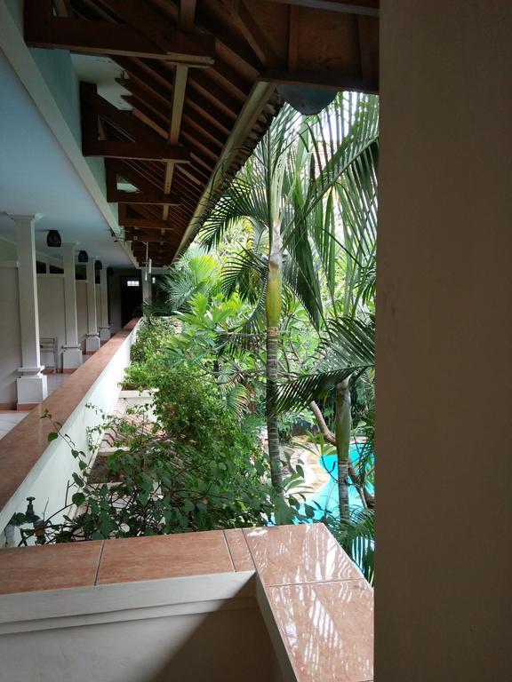 Secret Garden Inn Кута Экстерьер фото