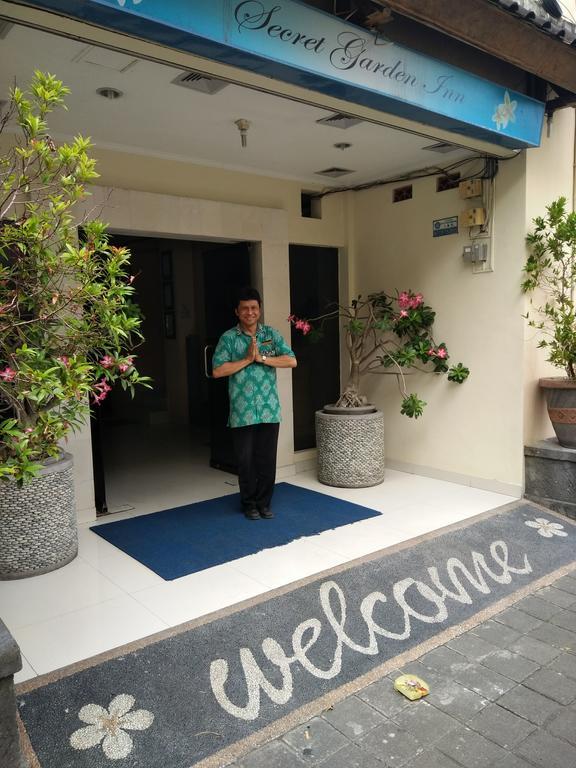 Secret Garden Inn Кута Экстерьер фото
