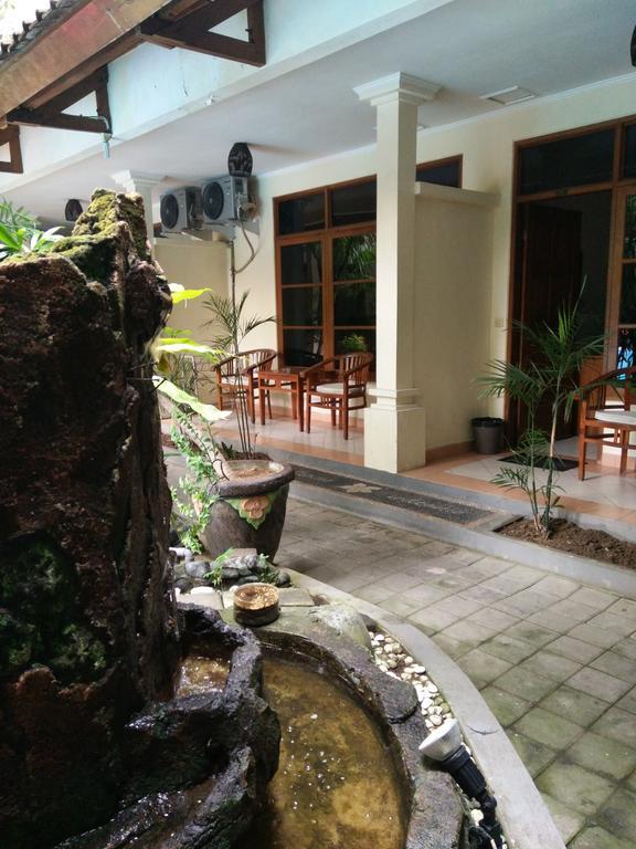 Secret Garden Inn Кута Экстерьер фото