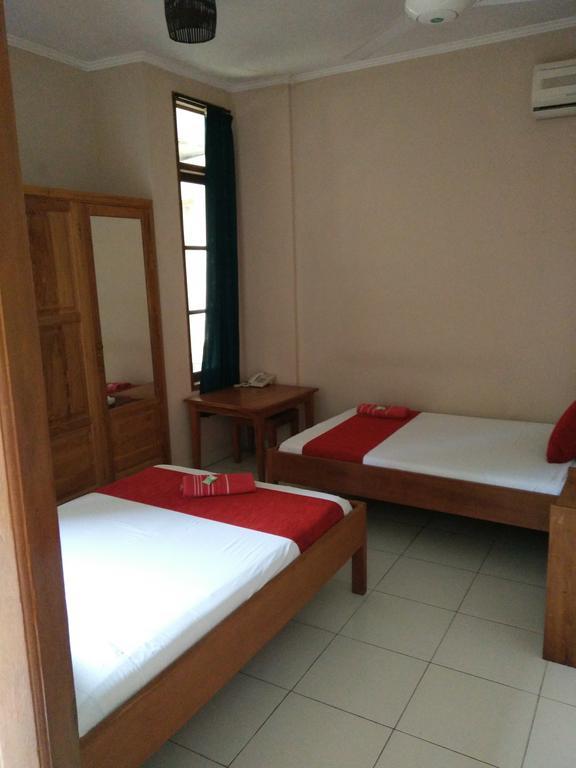 Secret Garden Inn Кута Экстерьер фото
