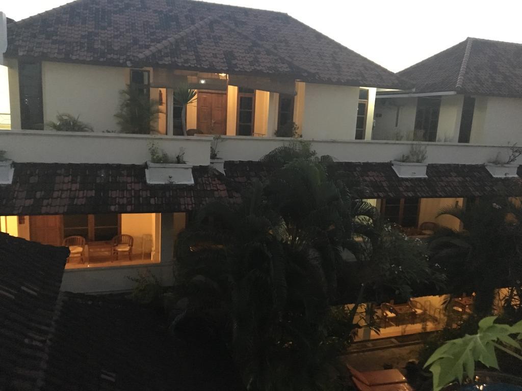 Secret Garden Inn Кута Экстерьер фото