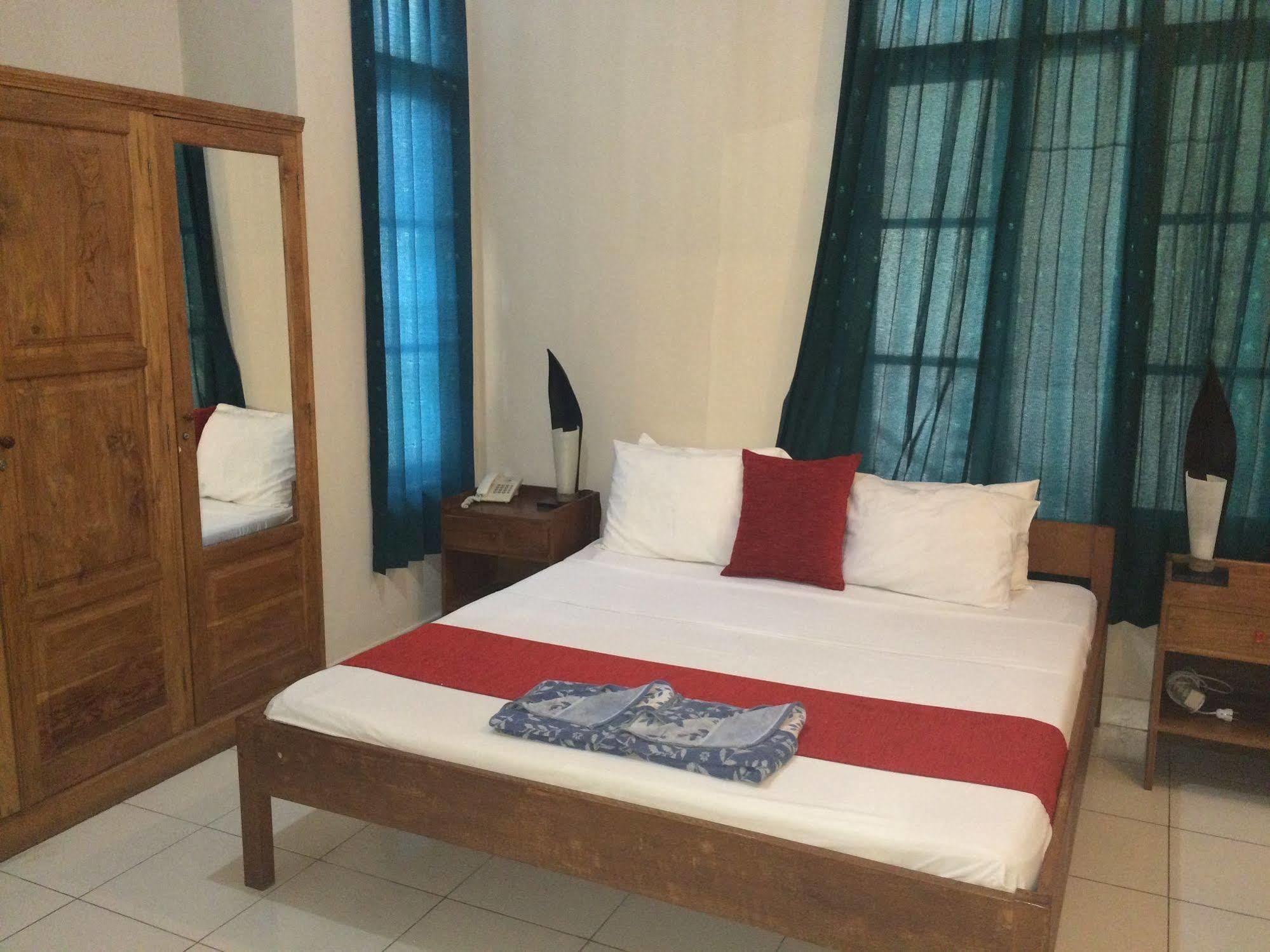 Secret Garden Inn Кута Экстерьер фото