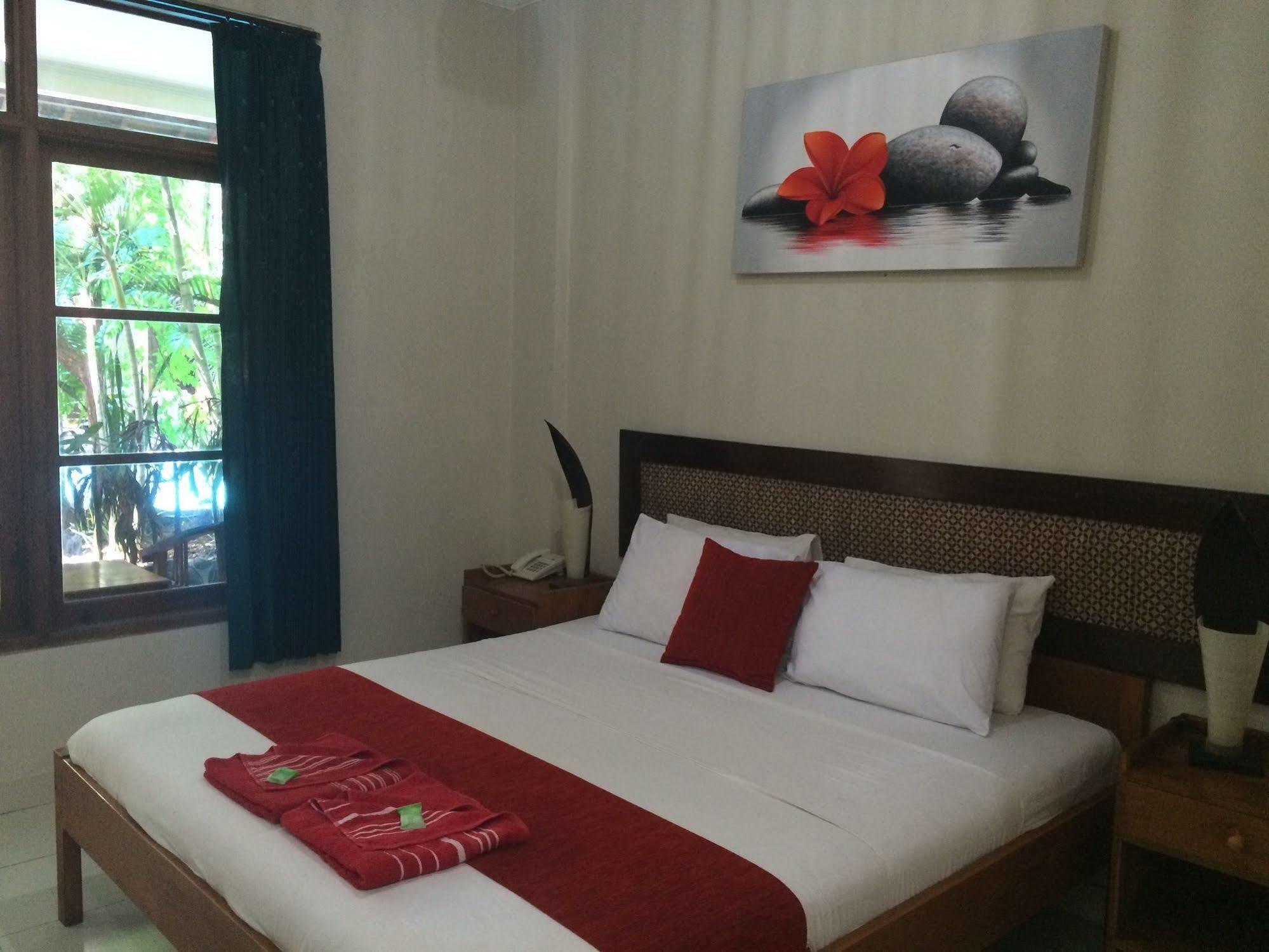 Secret Garden Inn Кута Экстерьер фото