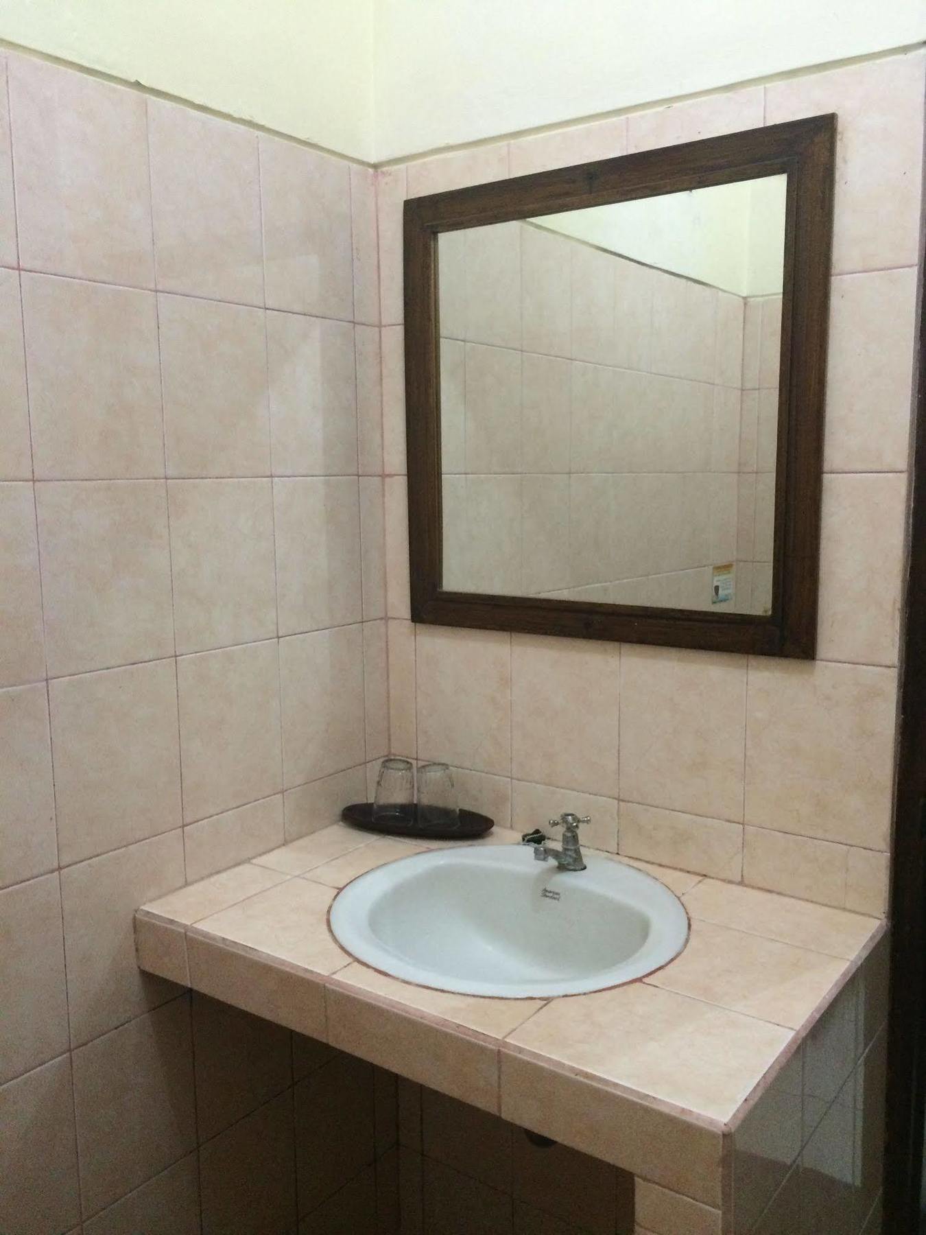 Secret Garden Inn Кута Экстерьер фото