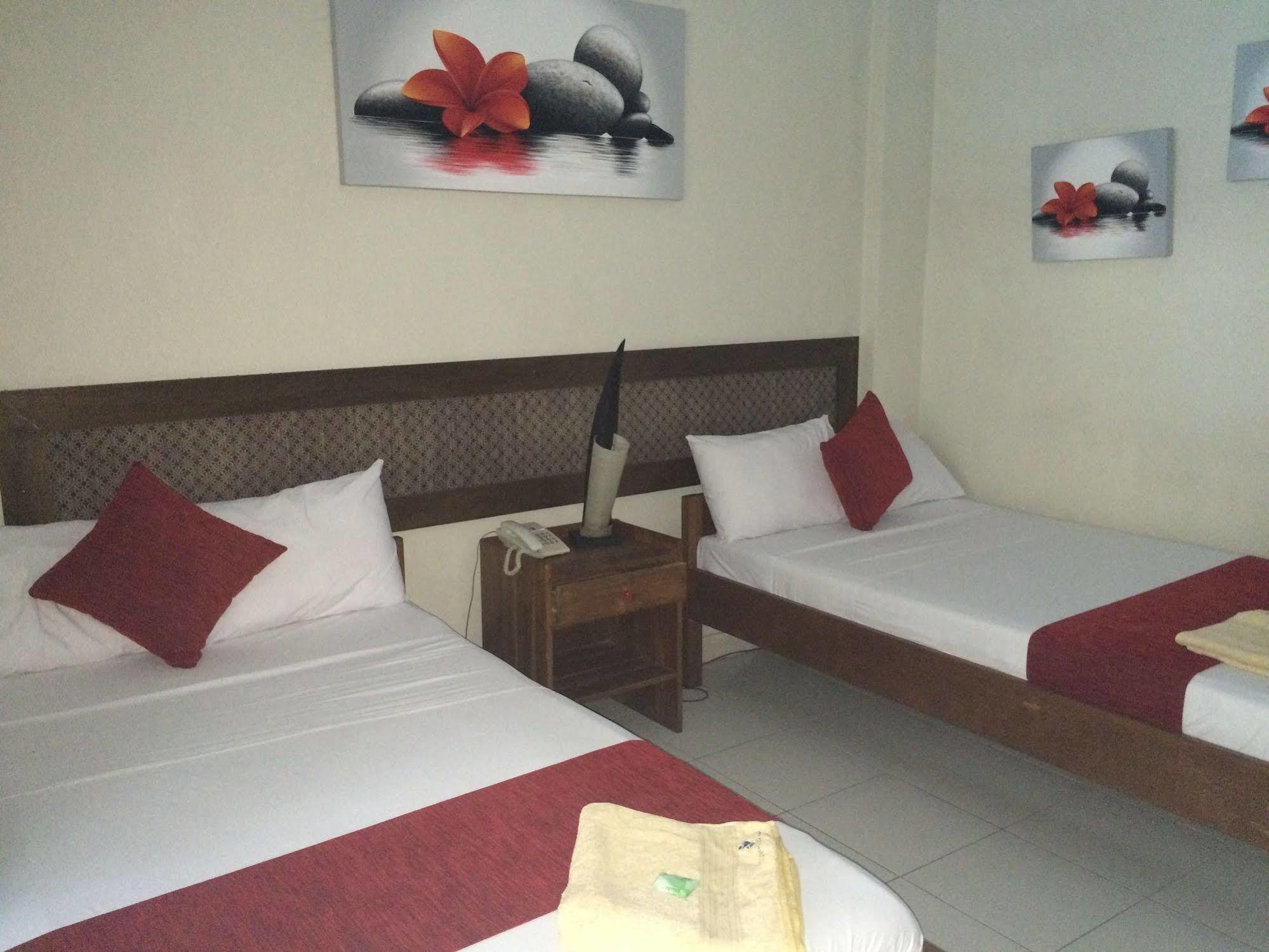 Secret Garden Inn Кута Экстерьер фото