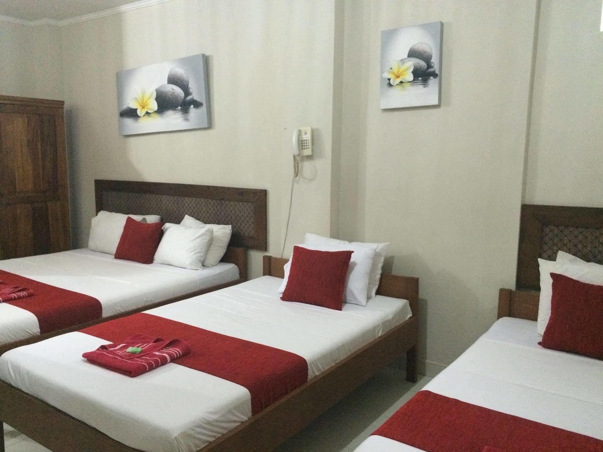 Secret Garden Inn Кута Экстерьер фото