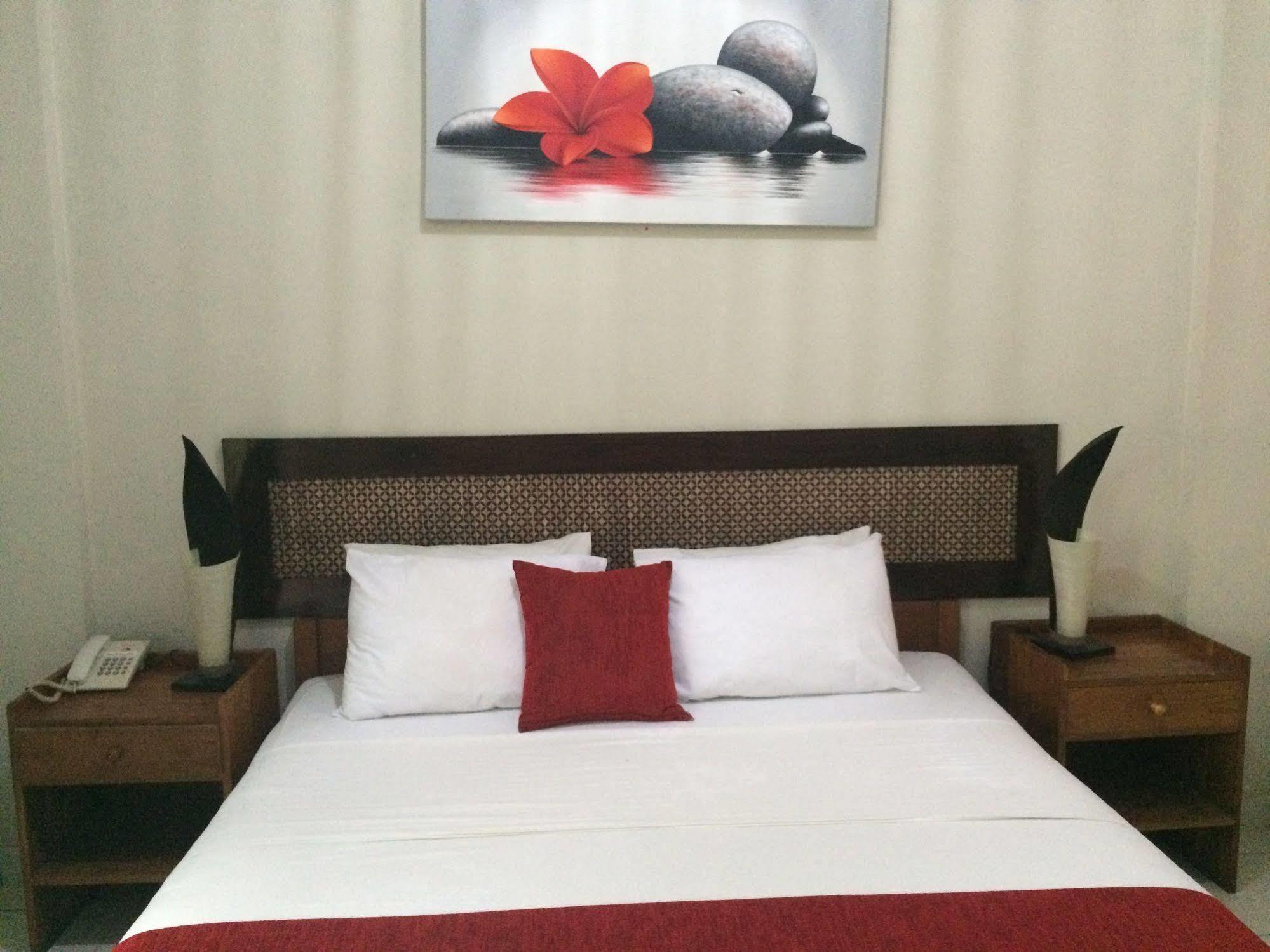 Secret Garden Inn Кута Экстерьер фото